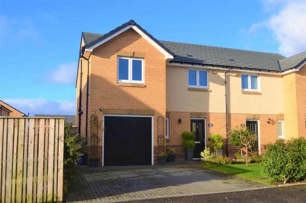 Campbell Drive, Helensburgh, Argyll & Bute, G84 7JS 3 bed semidetached