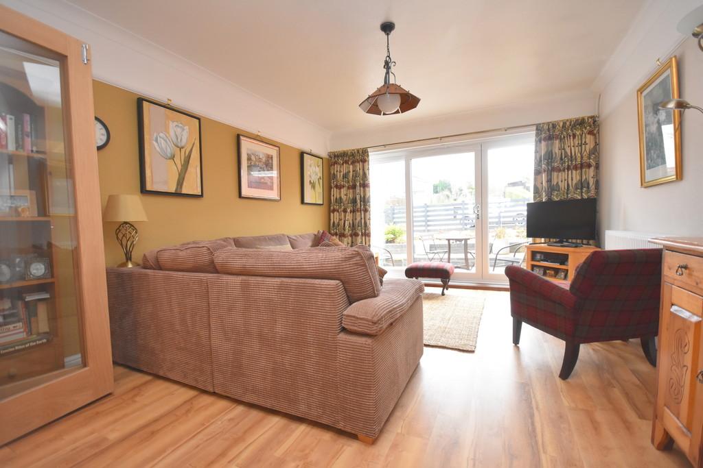 Highfield Close, Dinas Powys 3 bed semidetached bungalow £325,000