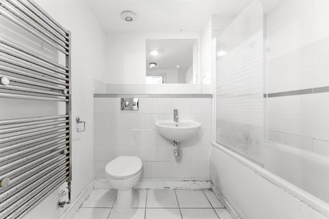 1 bedroom apartment to rent, Parham Drive, Ilford, London, IG2