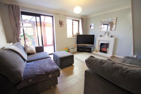 4 Verney Close, Bramshall, Uttoxeter, ST14 5NJ