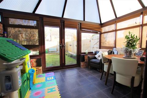 4 Verney Close, Bramshall, Uttoxeter, ST14 5NJ