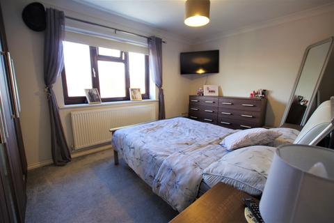 4 Verney Close, Bramshall, Uttoxeter, ST14 5NJ