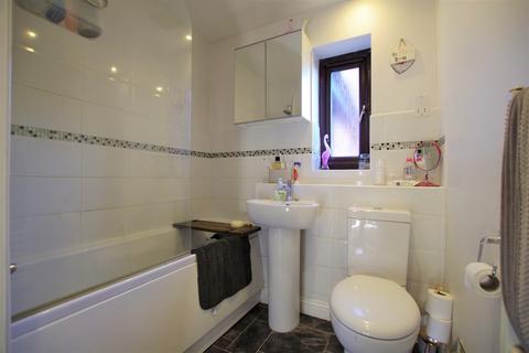 4 Verney Close, Bramshall, Uttoxeter, ST14 5NJ