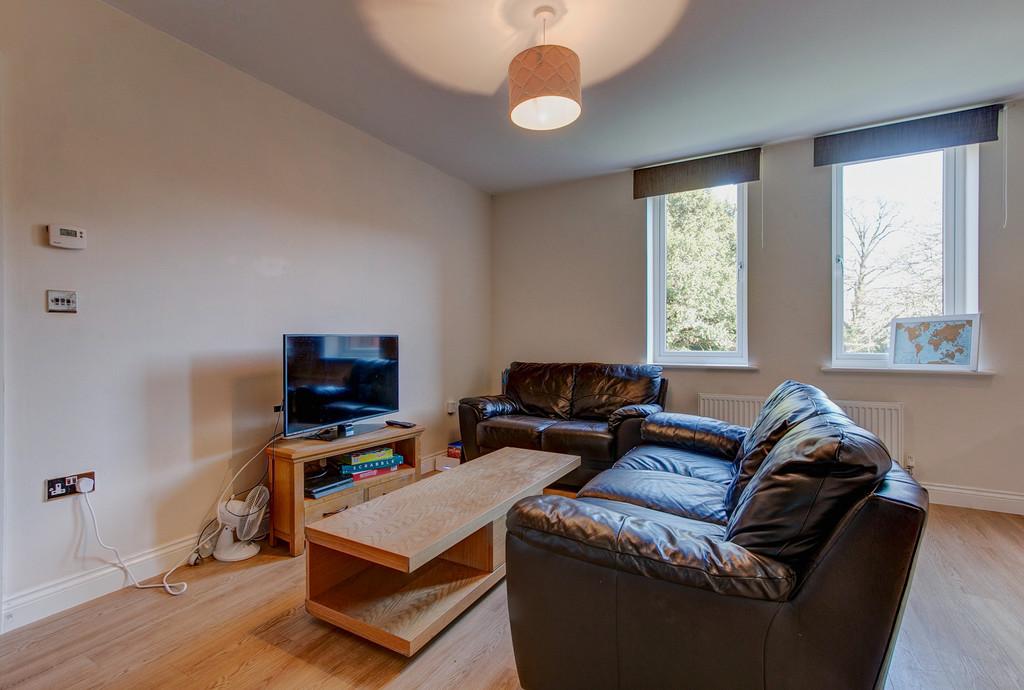 Berrington Close, Ipsley, Redditch... 2 bed apartment £179,950