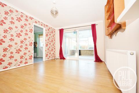 6 Coltsfoot Close, Lowestoft, NR33 7EQ