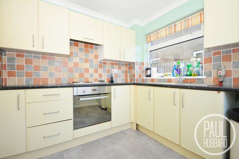 6 Coltsfoot Close, Lowestoft, NR33 7EQ