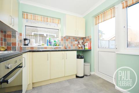 6 Coltsfoot Close, Lowestoft, NR33 7EQ