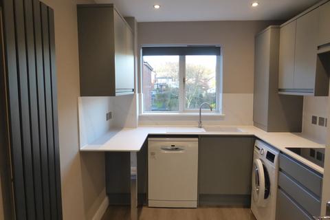 2 bedroom apartment to rent - Westview Close, Redhill