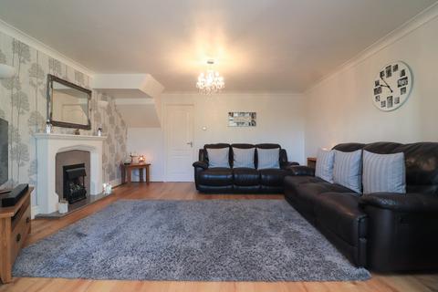 30 Dennis, Tamworth, B77 2RE