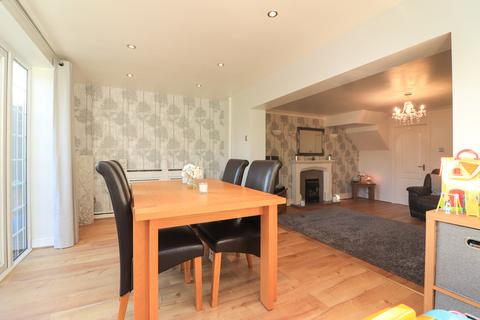30 Dennis, Tamworth, B77 2RE