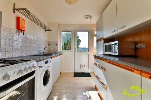 4 bedroom house share to rent - Thompson Road, Brighton