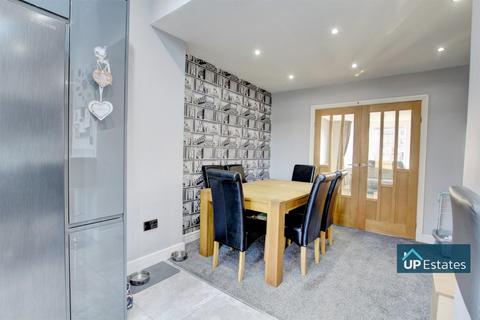 4 bedroom end of terrace house for sale - The Scotchill, Coventry