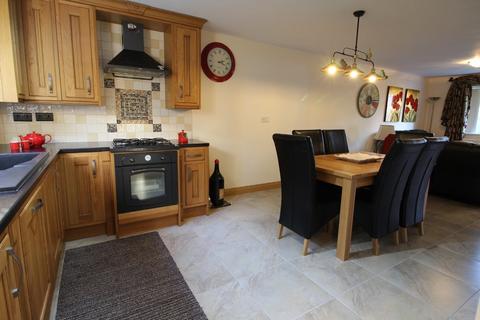 42 Catisfield Crescent, Pendeford, Wolverhampton, WV8 1XH