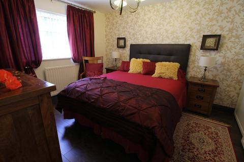 42 Catisfield Crescent, Pendeford, Wolverhampton, WV8 1XH