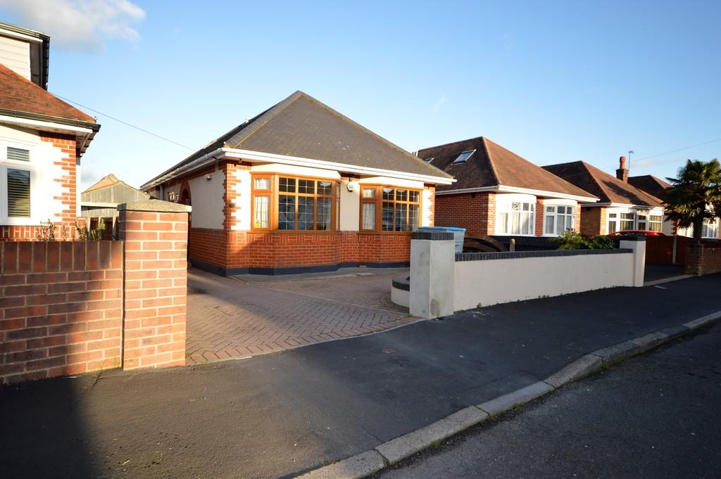 Strathmore Road, Bournemouth 4 bed chalet £475,000