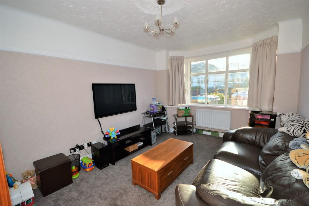 Strathmore Road, Bournemouth 4 bed chalet £475,000
