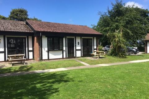 2 bedroom terraced bungalow for sale - Tudor Court, Tolroy Manor Holiday Park