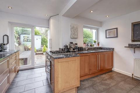 24 Kenmore Road, Kenley, CR8 5NU