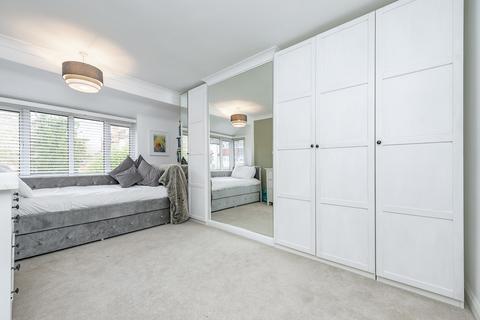 24 Kenmore Road, Kenley, CR8 5NU