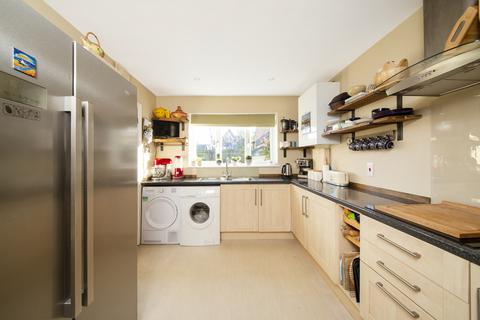 28 Moorfields, Raskelf, York, YO61 3UZ