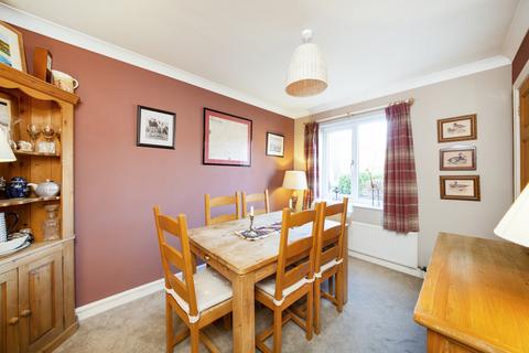 28 Moorfields, Raskelf, York, YO61 3UZ