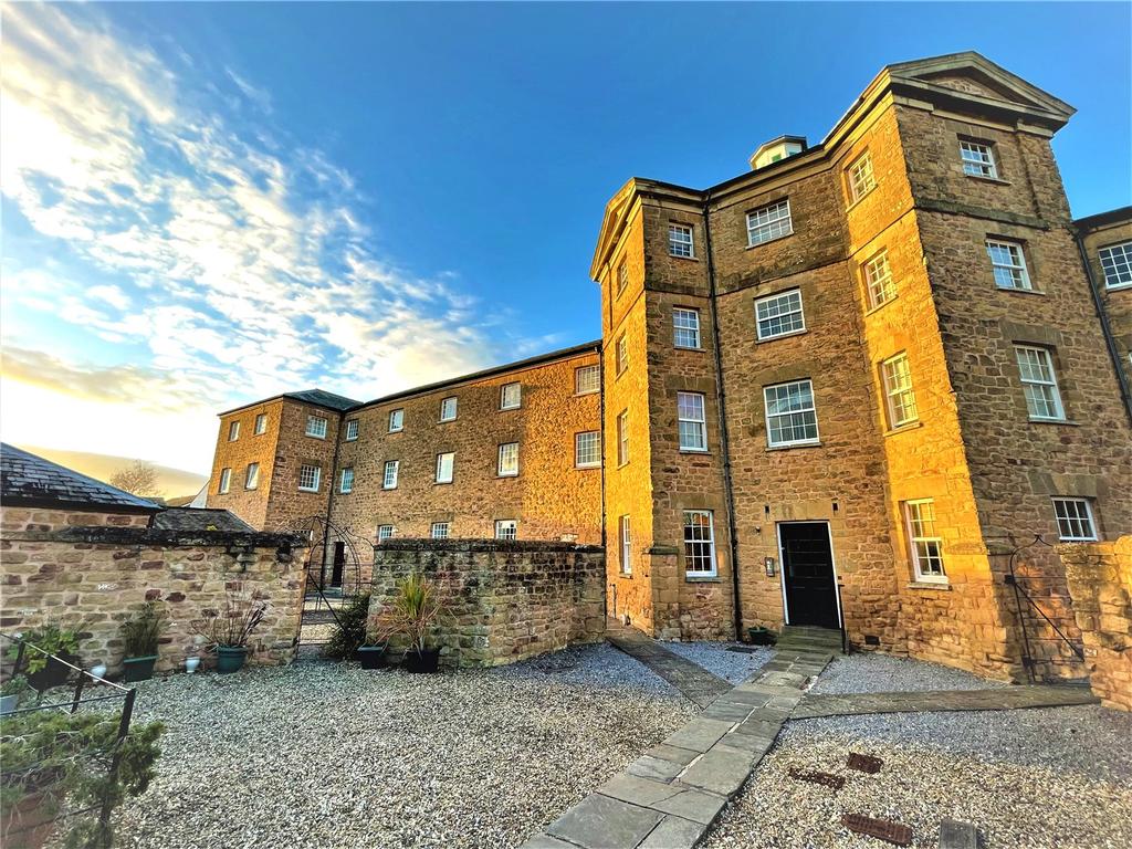 Long Street, Williton, Taunton, TA4 1 bed apartment £109,950