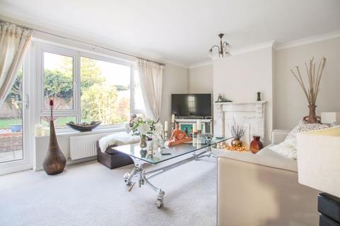 1 Kenley Close, Bexley, DA5 1AL