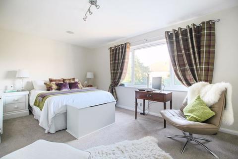 1 Kenley Close, Bexley, DA5 1AL