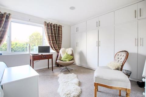 1 Kenley Close, Bexley, DA5 1AL