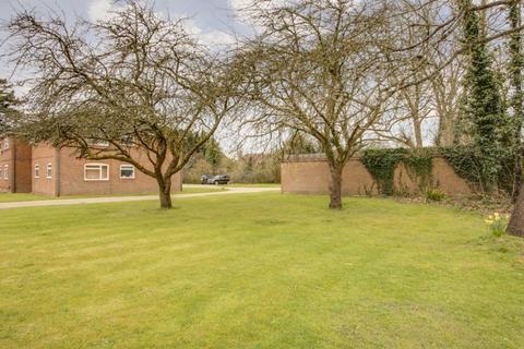 27 Cobblers Close, Farnham Royal, Slough, SL2 3DT