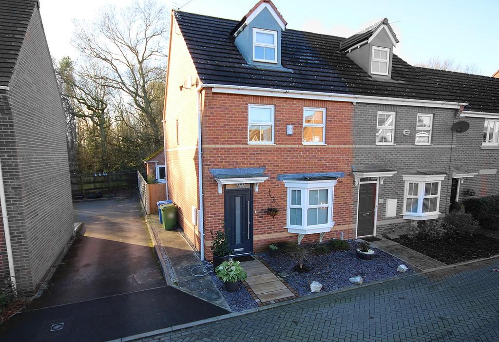 Rockford Gardens, Great Sankey, Warrington, WA5 3 bed terraced house