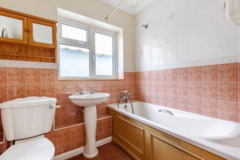 22 Ampthill Road, Shefford, SG17 5BD