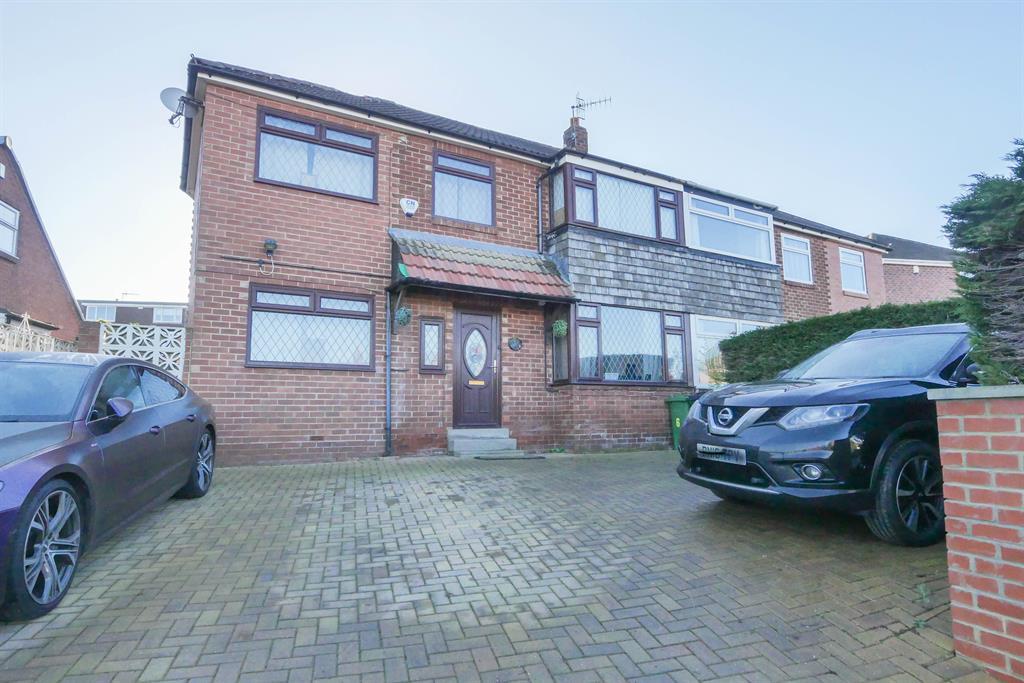Carr Hill Grove, Calverley, LS28 5 bed semidetached house £350,000