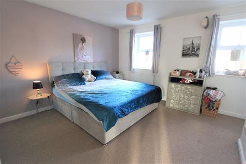4 bedroom detached house for sale - Cholmondeley Rise, No Mans Heath