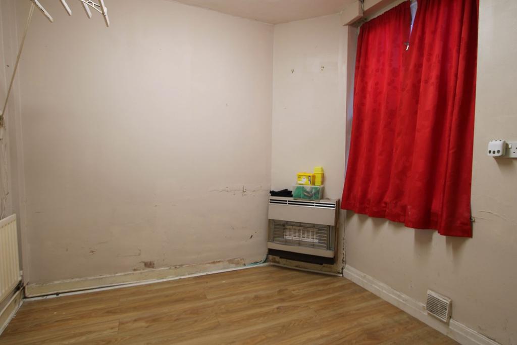 Baxendale Street, Bolton, BL1 2 bed terraced house £100,000
