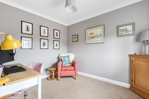 13 Hazelcombe, Overton, Basingstoke, RG25 3NX