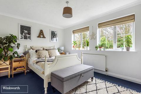 13 Hazelcombe, Overton, Basingstoke, RG25 3NX