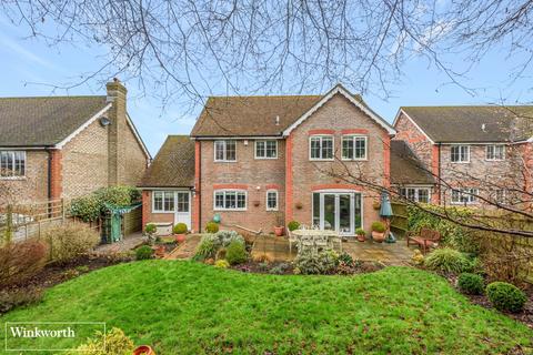 13 Hazelcombe, Overton, Basingstoke, RG25 3NX