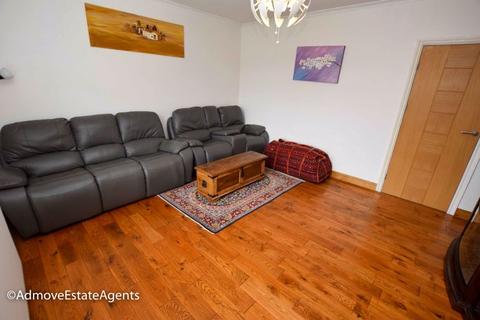 3 bedroom semi-detached house to rent, Peveril Road, Broadheath, Altrincham, WA14