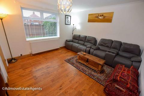 3 bedroom semi-detached house to rent, Peveril Road, Broadheath, Altrincham, WA14