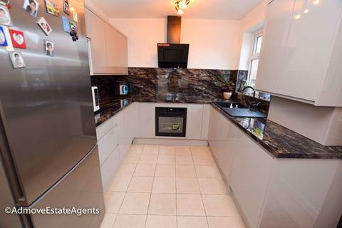 3 bedroom semi-detached house to rent, Peveril Road, Broadheath, Altrincham, WA14