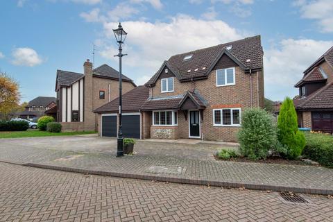 31 Winterbourne, Horsham, RH12 5JW