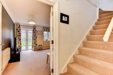31 Winterbourne, Horsham, RH12 5JW