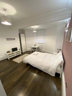 Studio to rent, Kings Road, Reading, RG1