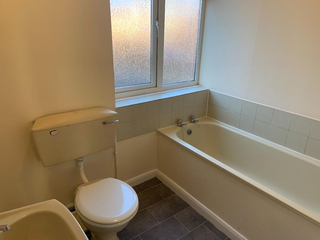 Flat, Stafford Street, St. Telford 2 bed flat £525 pcm (£121 pw)