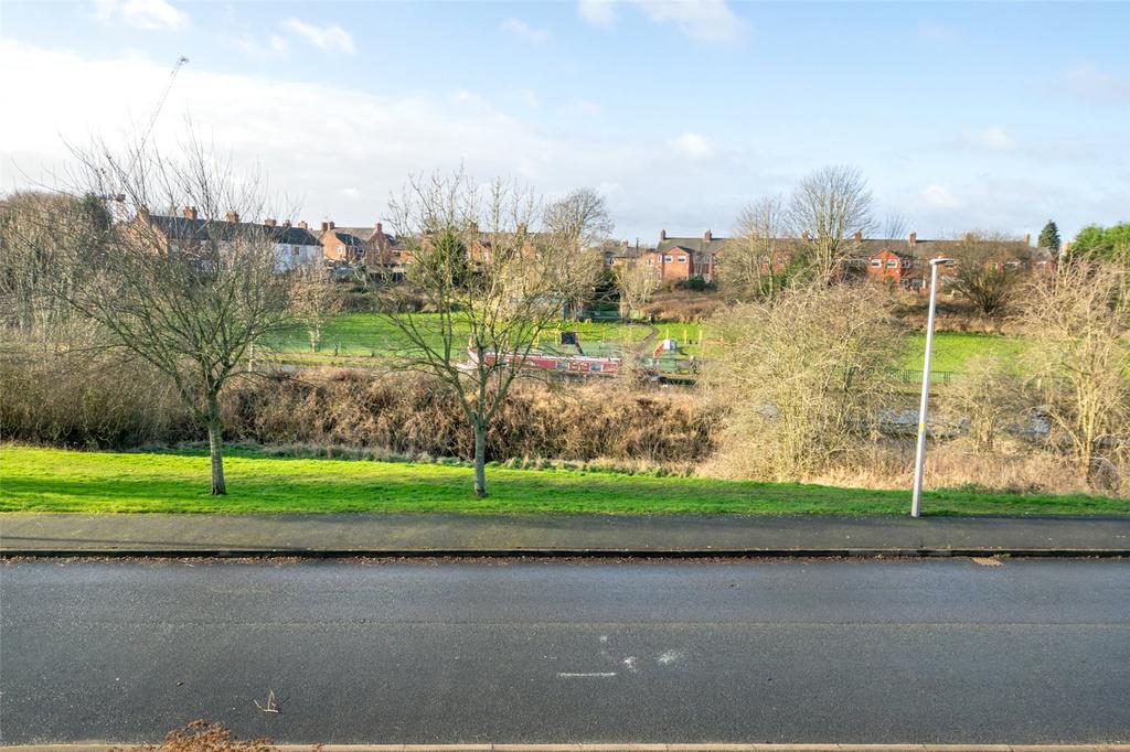 Hadrian Way, Middlewich 3 bed house £184,950