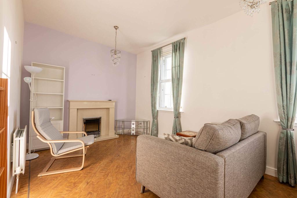 Margaret Rose Drive Edinburgh EH10... 1 bed flat £800 pcm (£185 pw)