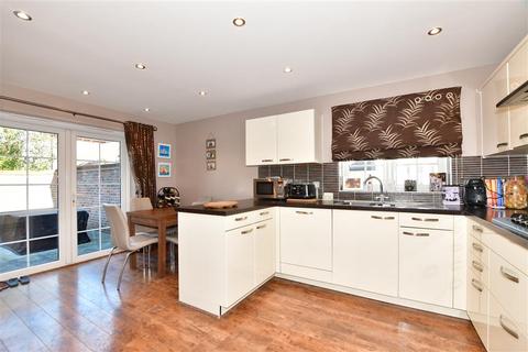 5 bedroom detached house for sale - Melba Close, Kings Hill, West Malling, Kent