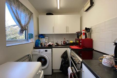1 Coulsdon Close, Clacton-on-sea, CO16 8FN