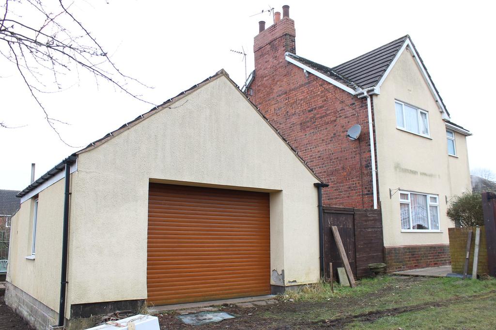 Garage &amp; Workshop